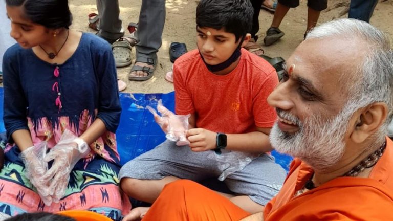 childrens-workshop-at-amritapuri-ashram-3