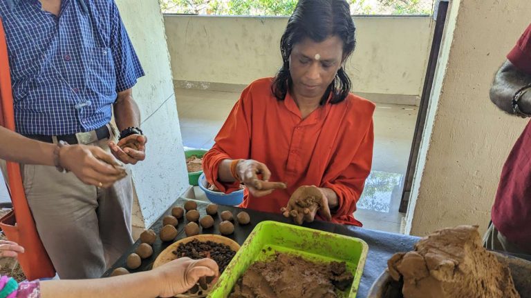 residents-workshop-at-amritapuri-ashram-2
